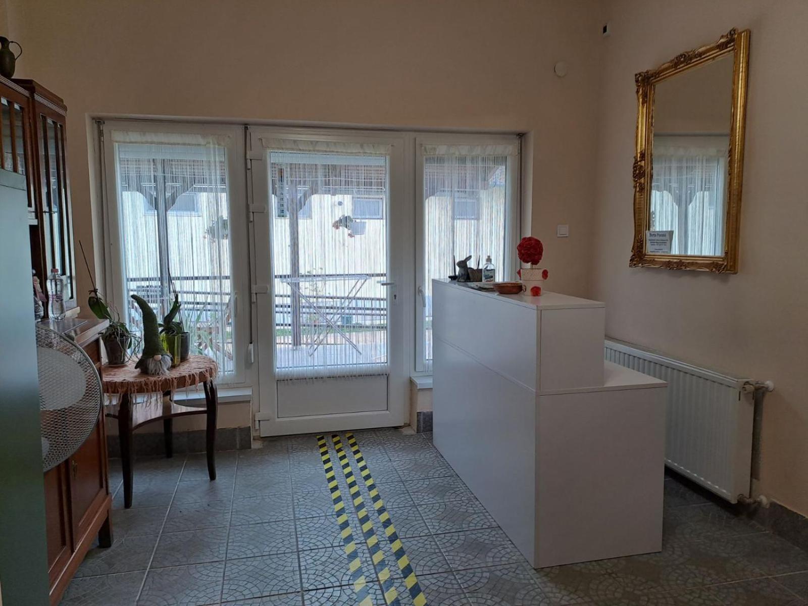 ハイデゥソボスロー Berta Panzio Bed & Breakfast エクステリア 写真